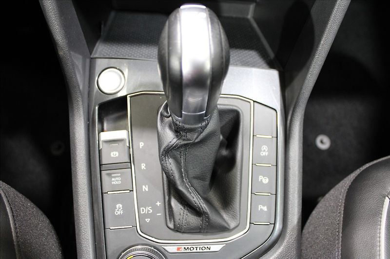 Volkswagen Tiguan Allspace 2,0 TSI ALL 4M DSG R-line - fotka 27 z 33