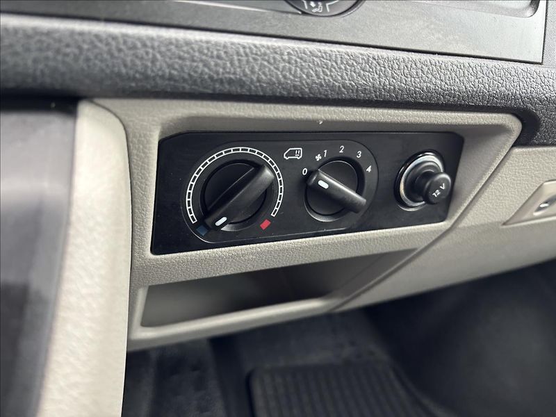 Volkswagen Transporter 2,0 TDi 110 kW - fotka 23 z 26