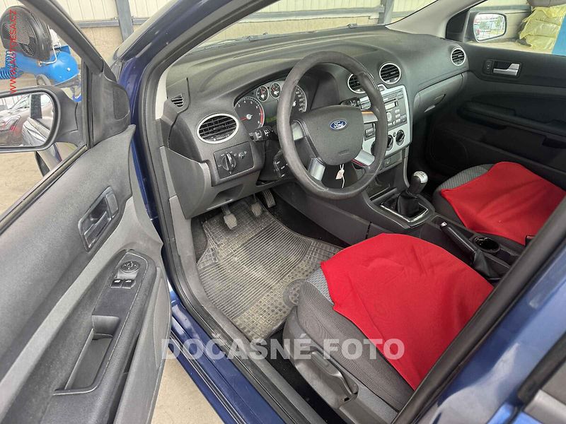 Ford Focus (2007) 1.6i, AC - fotka 3 z 3