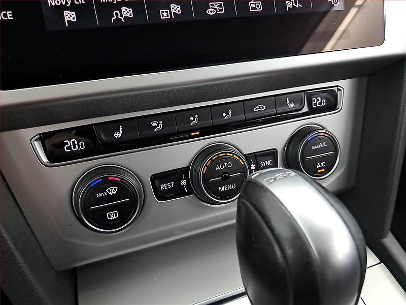 Volkswagen Passat (2018) 2.0 TDI, Automat, Navi - fotka 16 z 21