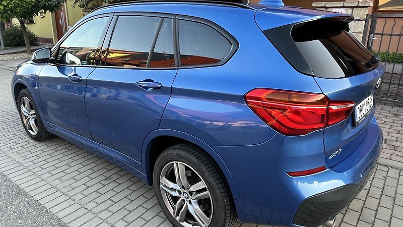 BMW X1 (2018) 2.0 Tdi 140 kW M-SportPaket - fotka 12 z 17
