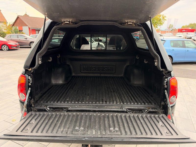 Mitsubishi L200 (2008) 2.5DI-D 100kW 4x4 HARDTOP/AUT - fotka 21 z 29
