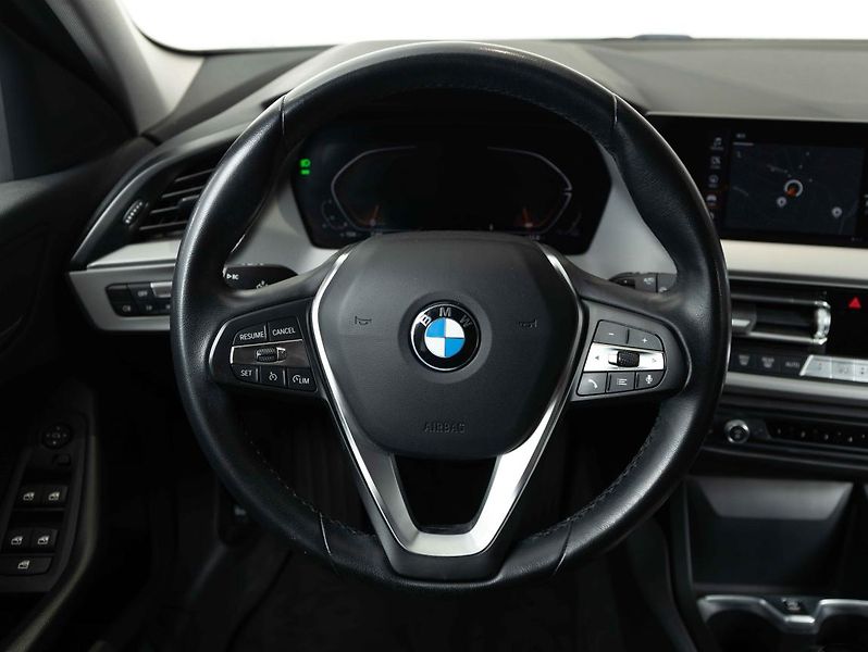 BMW Řada 1 118i - fotka 13 z 21