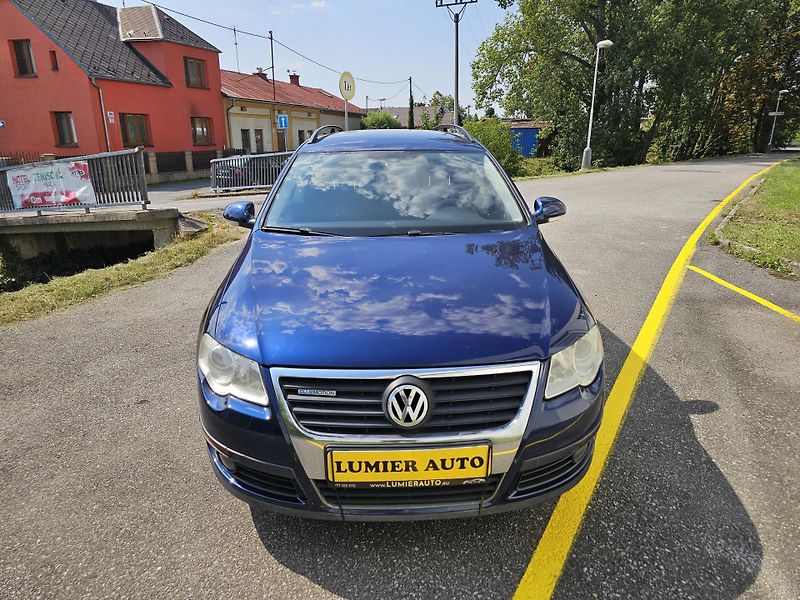 Volkswagen Passat Variant (2009) 2.0TDI COMMON RAIL  - fotka 8 z 17