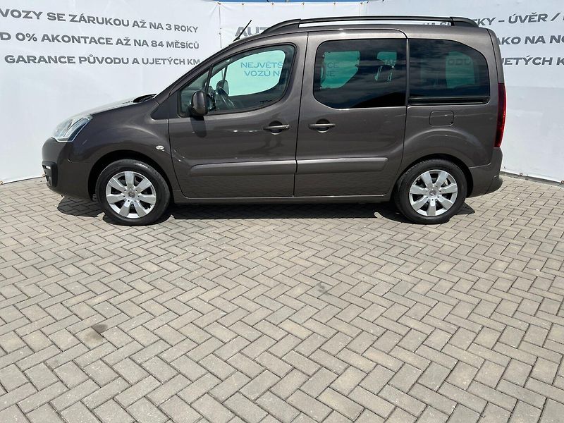 Citroën Berlingo (2017) 1.2PT Shine! NAVI! Tažné! 1.ma - fotka 7 z 37