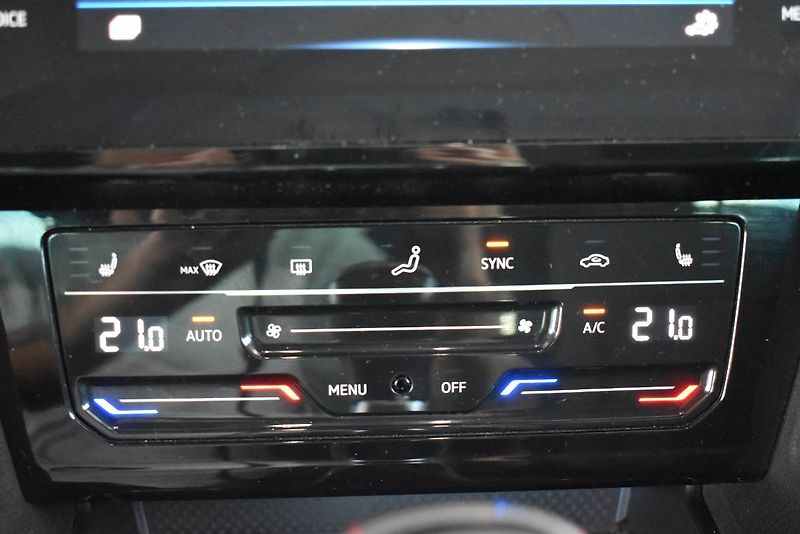 Volkswagen Passat Variant (2023) 1.5TSI 110kW, LED, tažné - fotka 24 z 24