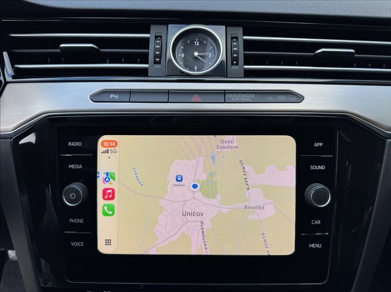 Volkswagen Passat 2,0 TDI HIGHLINE DPH 1.maj ČR - fotka 38 z 50