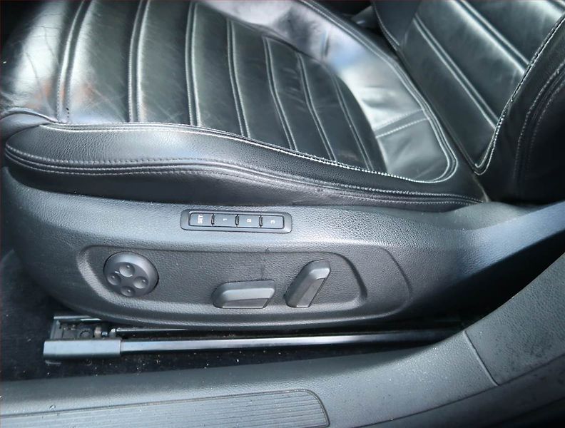 Volkswagen Passat CC (2008) Highline 2.0 TDI, Automat - fotka 20 z 22