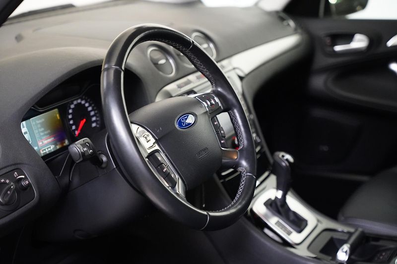 Ford Galaxy - fotka 14 z 26