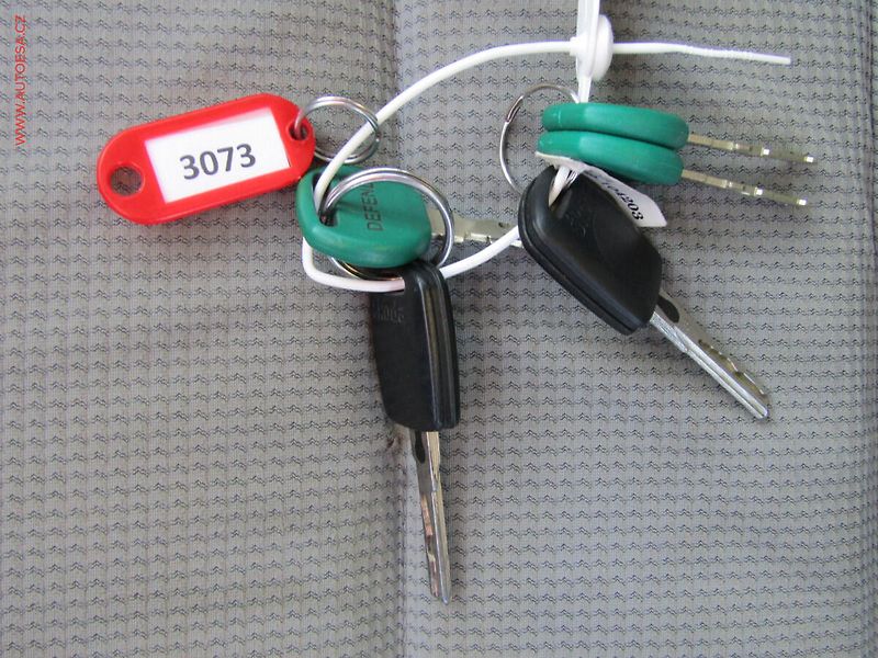 Škoda Octavia (2006) 1.6MPi, ČR - fotka 15 z 15