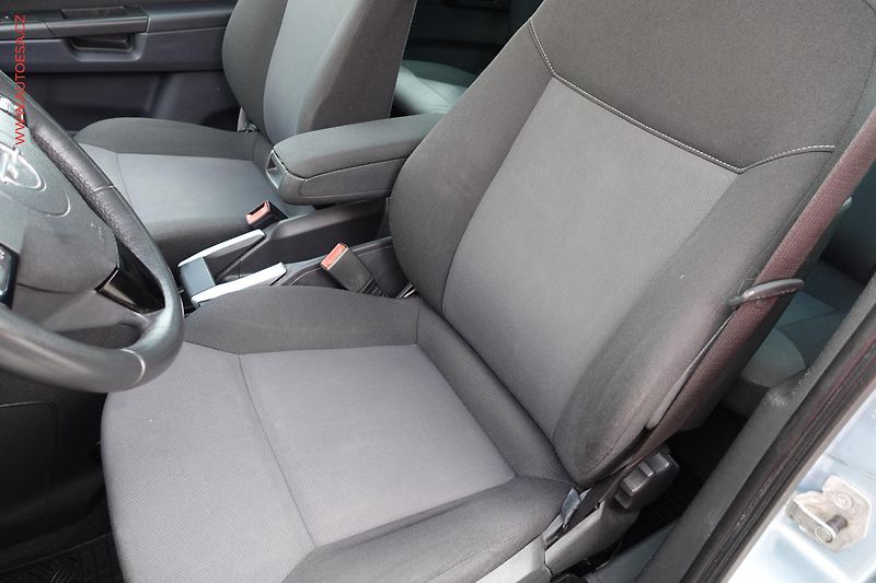 Opel Zafira (2010) 1.6i, ČR, AC, temp - fotka 10 z 23