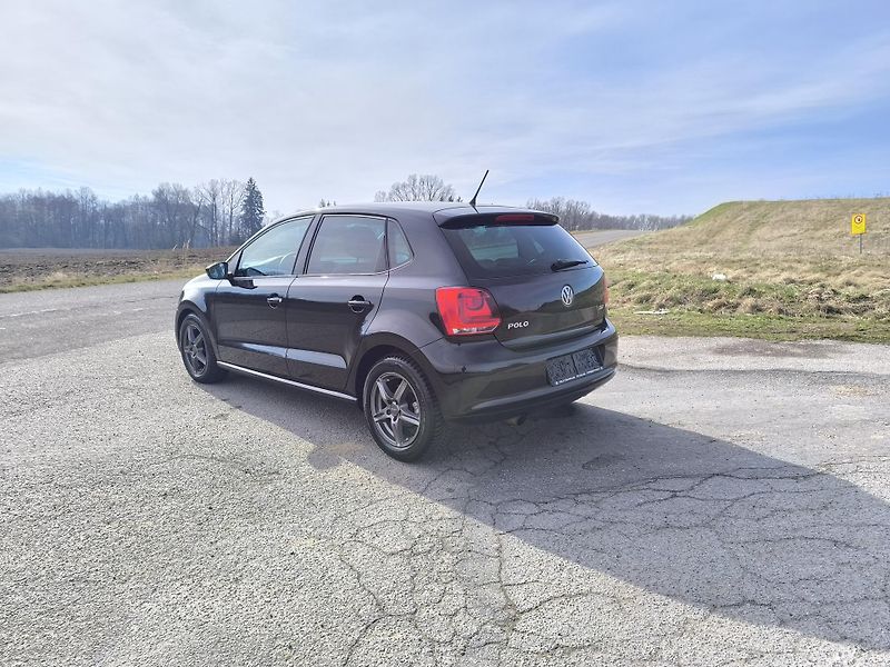 Volkswagen Polo (2011) 1.6 TDI,PRVNÍ MAJITEL,SERVISKA - fotka 5 z 40