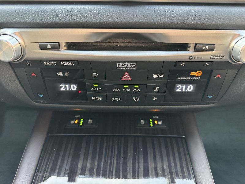 Lexus GS 450h (2018) 3.5i Hybrid LED Navi Kamera - fotka 12 z 49