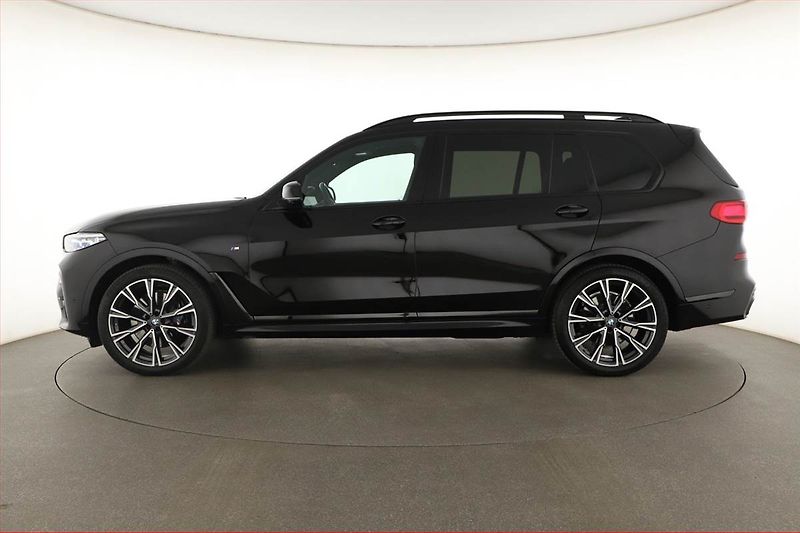 BMW X7 (2021) xDrive40d - fotka 3 z 20