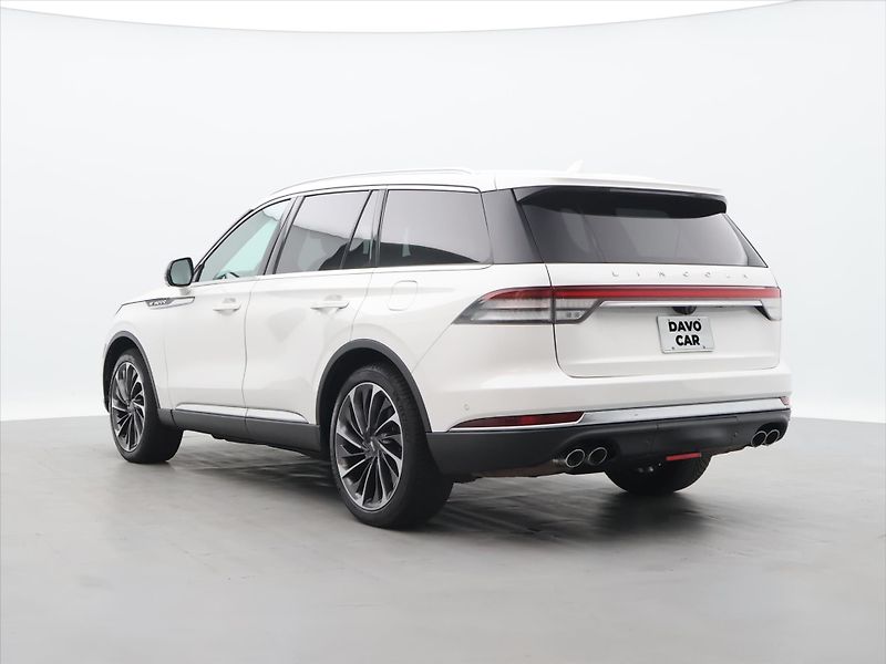 Lincoln Aviator 3,0 EvoBoost V6 AWD CZ - fotka 5 z 43