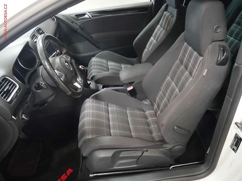 Volkswagen Golf (2009) 2.0TSi, servis.kniha - fotka 9 z 17