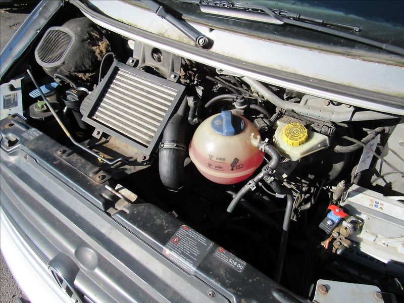 Volkswagen Caravelle 2,5 TDI 75kW - fotka 25 z 28
