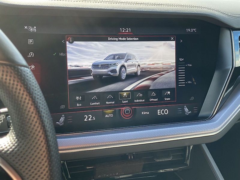 Volkswagen Touareg (2023) Exclusive 3.0 TDI V6 4Motion - fotka 20 z 37