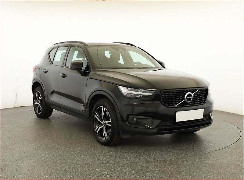 Volvo XC40 (2019) D4 AWD, 4X4, Automat, Kůže - fotografie inzerátu