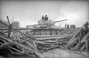 Tank T-34 na rakouských hranicích.