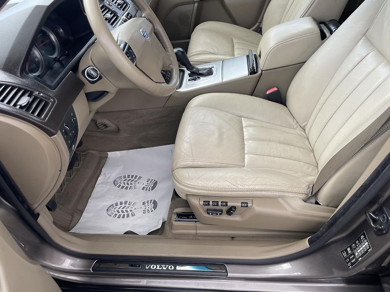 Volvo XC90 2.5TDi D5 200PS AWD R-DESIGN!! - fotka 167 z 180