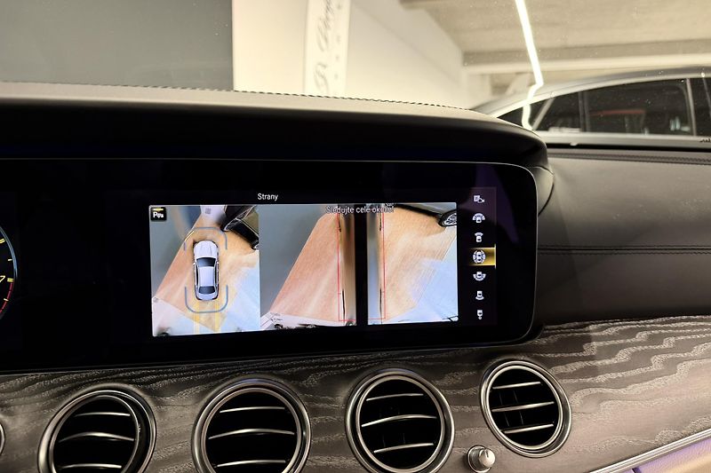 Mercedes-Benz Třídy E (2021) E 63s AMG 4Matic+ V8 Biturbo - fotka 121 z 124