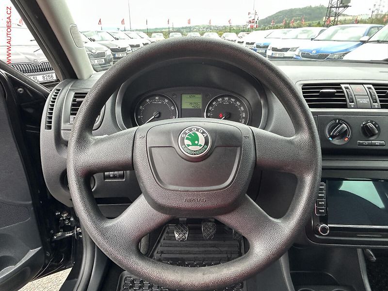 Škoda Fabia (2011) 1.2TSi, AC, výhřev sed. - fotka 12 z 15