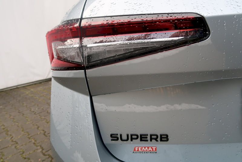 Škoda Superb (2025) Combi SportLine 2,0 TSi/195 kW - fotka 30 z 32