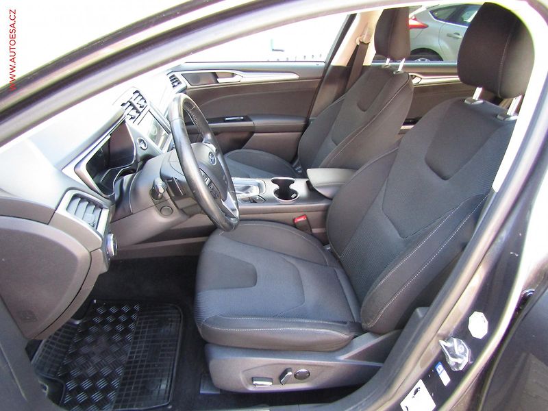 Ford Mondeo (2017) 2.0 TDCi, AT, autoAC - fotka 9 z 22