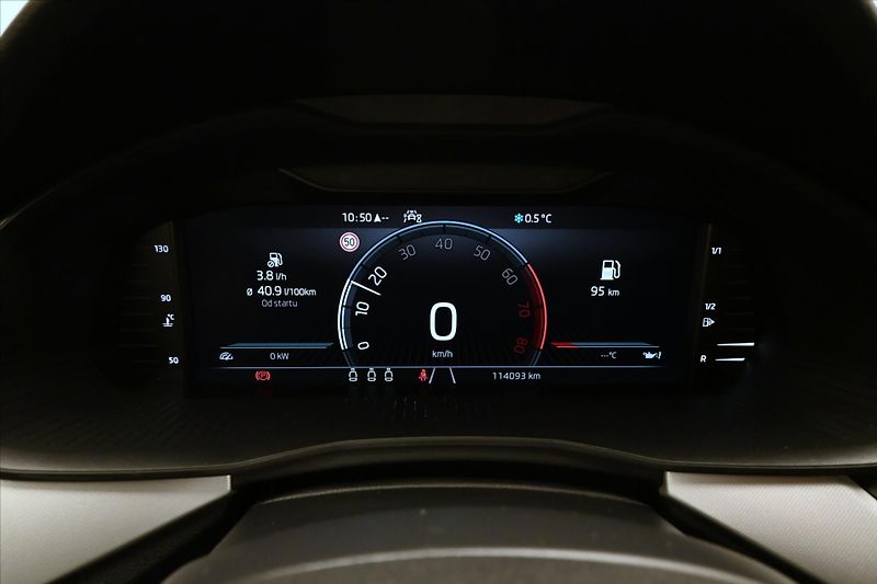Škoda Kamiq 1,0 TSI 81 kW Ambiente Záruka - fotka 16 z 30