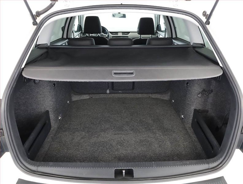 Škoda Octavia (2014) 1.8 TSI, Tempomat - fotka 16 z 16
