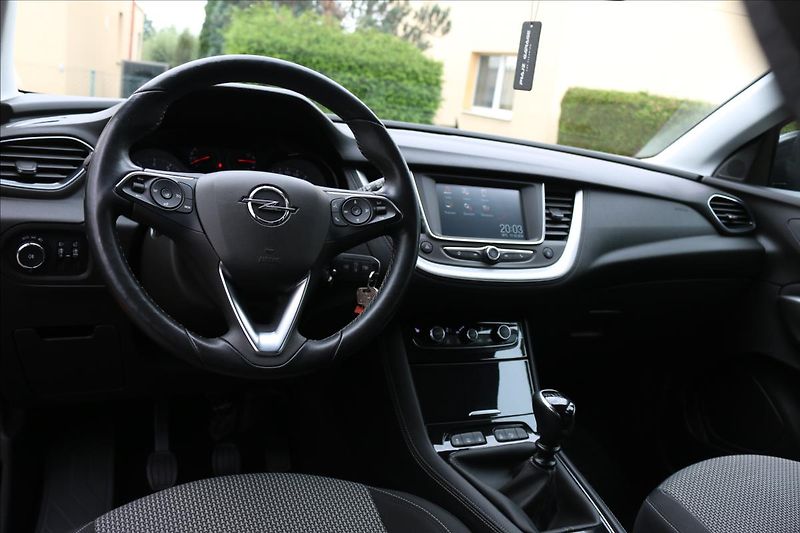 Opel Grandland X 1,2 96Kw,Turbo , Tažné - fotka 17 z 38