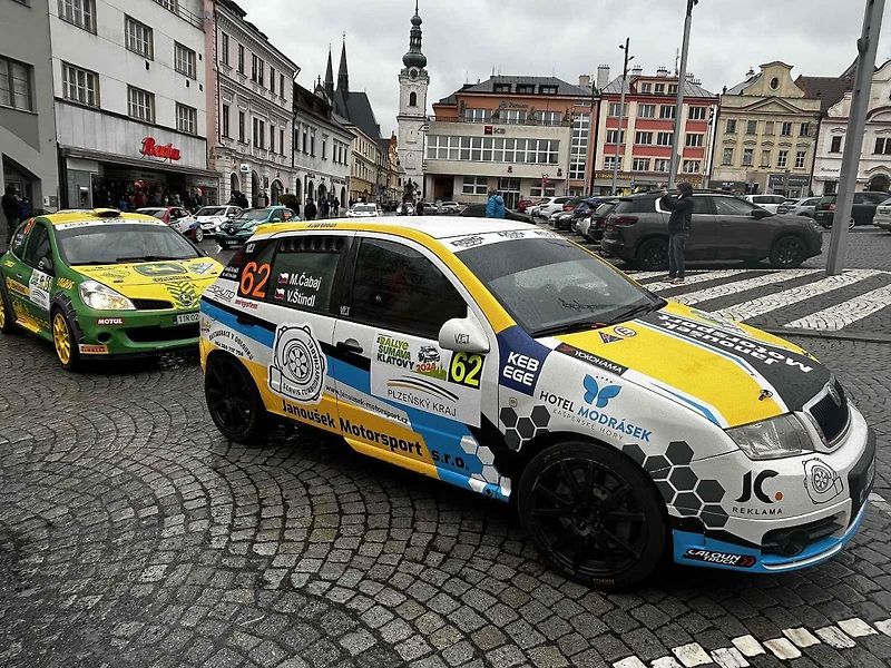 Tragédie, která se odehrála v rámci 58. ročníku Rallye Šumava, kdy po nehodě zemřela navigátorka Alena Krejčíková (41), nezasáhla jen příznivce rallye, ale její kamarády, jelikož byla na Klatovsku doma.