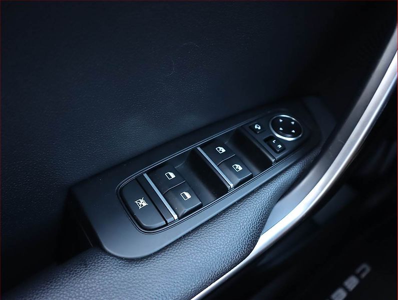 Kia Ceed (2019) 1.6 CRDi, Serv.kniha, Navi - fotka 13 z 19