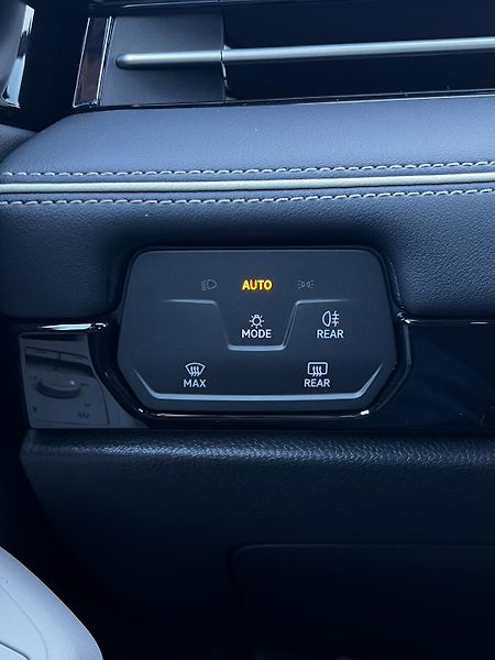 Volkswagen ID.7 Tourer 210kW 82kWh Pro 1.Maj DPH - fotka 23 z 28
