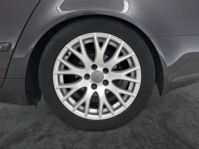 Audi A4 (2007) 2.0 TDI, nová STK, Tažné - fotka 14 z 17