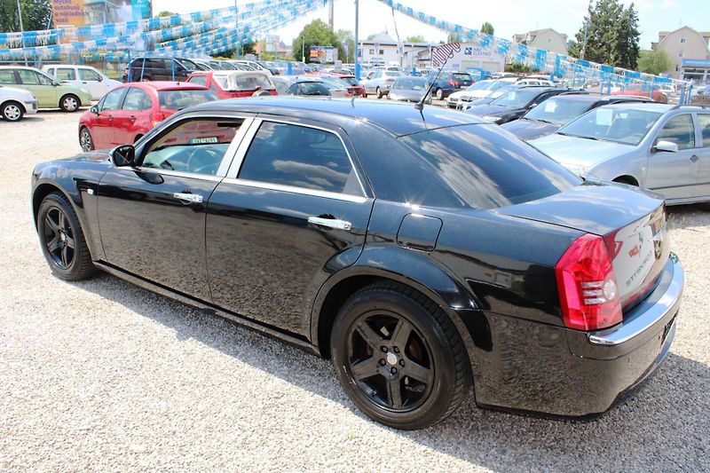 Chrysler 300C (2008) REZERVACE - fotka 5 z 17