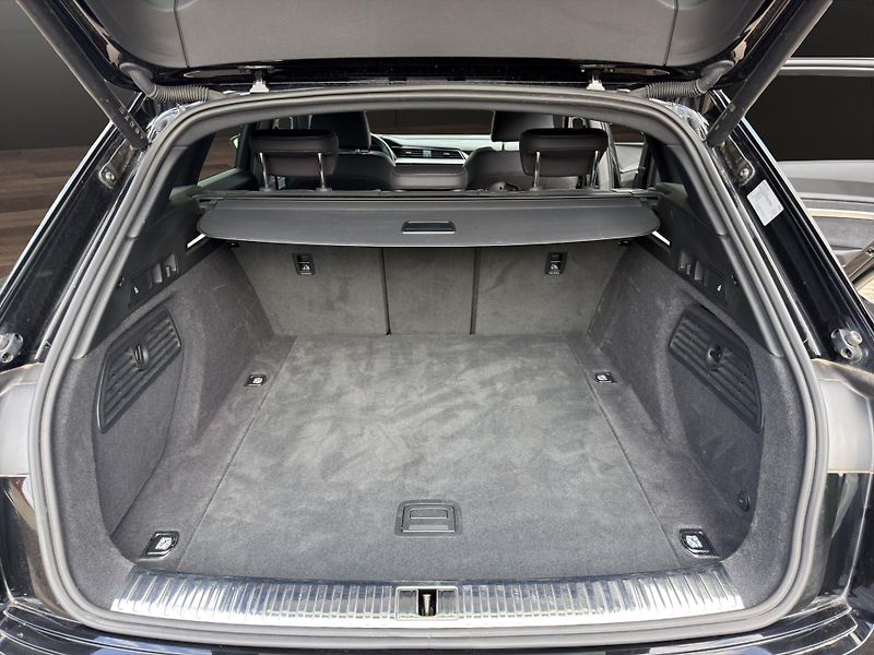 Audi e-tron (2022) ETRON-S 370KW 21 ALU - fotka 20 z 27