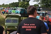 Sraz veteránů a nákladních vozů Tatra přilákal do Heřmánkovic stovky návštěvníků a desítky majitelů historických a nákladních vozů.