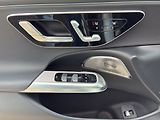 Mercedes-Benz Třídy E E 220 d 4MATIC AMG - náhled 24