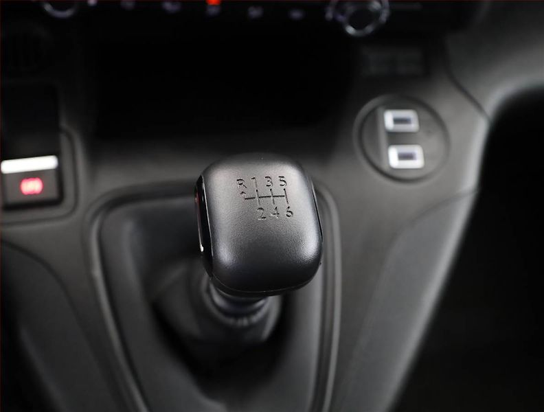 Opel Combo (2025) 1.2 Turbo, 5Míst, ČR, 1Maj - fotka 11 z 19