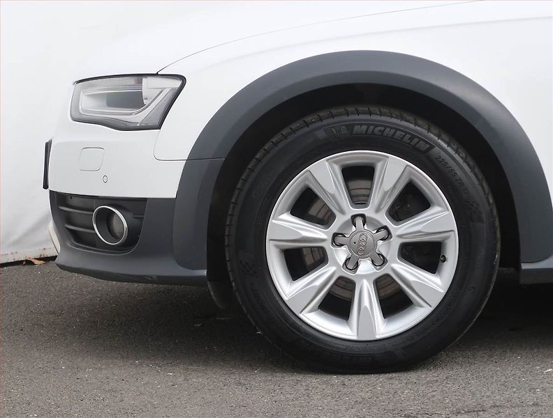 Audi A4 Allroad (2015) 2.0 TDI, 4X4, Serv.kniha - fotka 14 z 21
