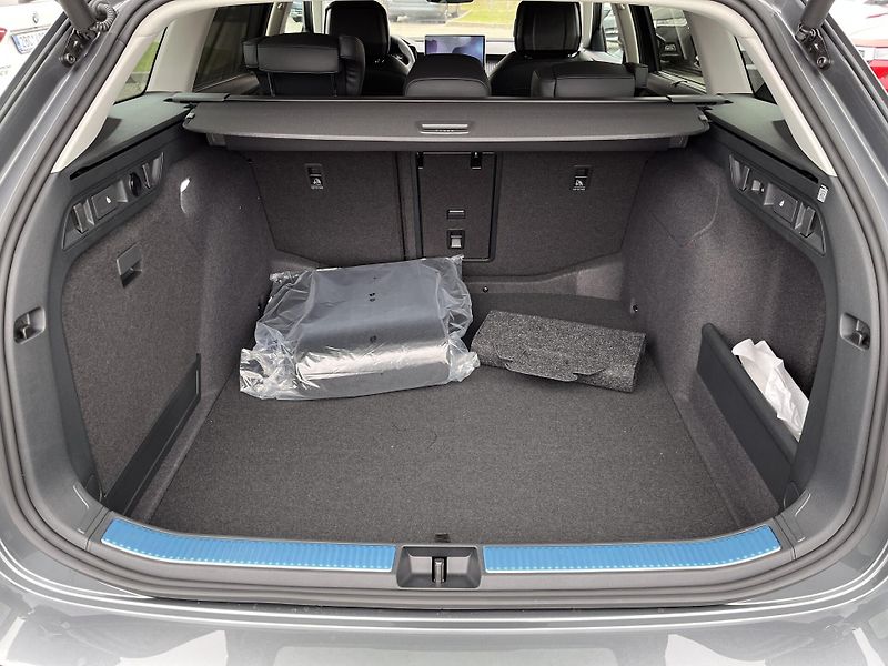 Škoda Superb L&K 2,0TDi 142 4X4 DSG - fotka 26 z 26