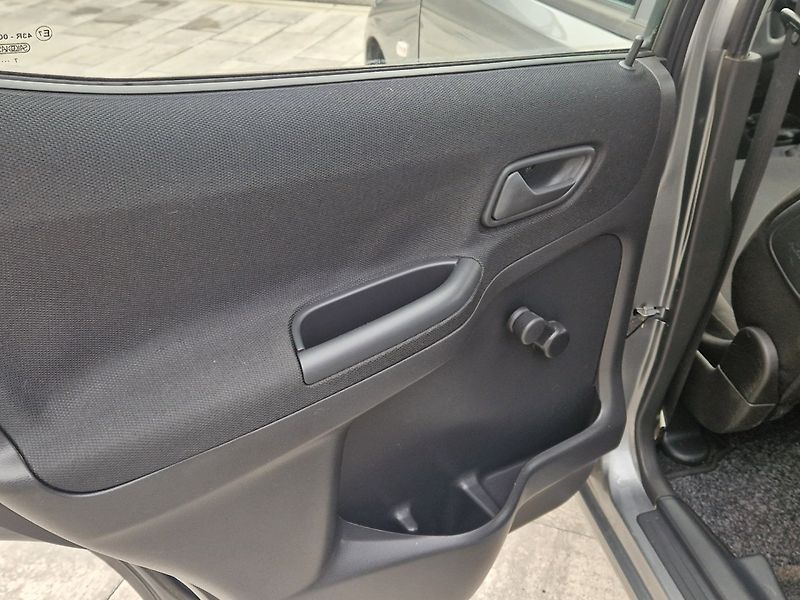 Subaru Justy (2008) 1,3 i 69 KW 4x4 - fotka 12 z 26