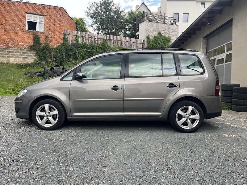Volkswagen Touran (2010) 1,4 TSi 103 Kw TAŽNÉ - fotka 8 z 18