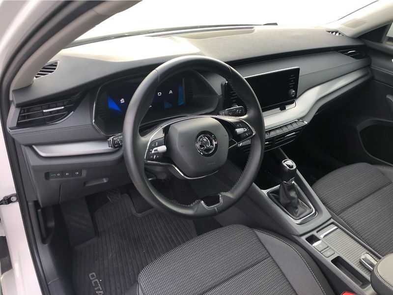 Škoda Octavia 2.0 TDI Ambition - fotka 5 z 28