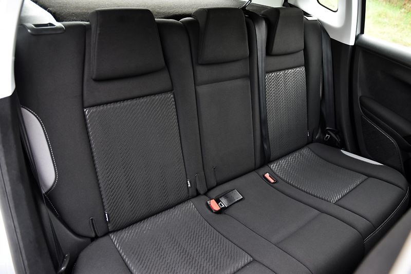 Peugeot 2008 1.2, KLIMATIZACE, TEMPOMAT - fotka 25 z 36