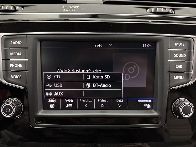 Volkswagen Touran 1,4 TSi 110kW DSG ACC 5MÍST CZ - fotka 16 z 44