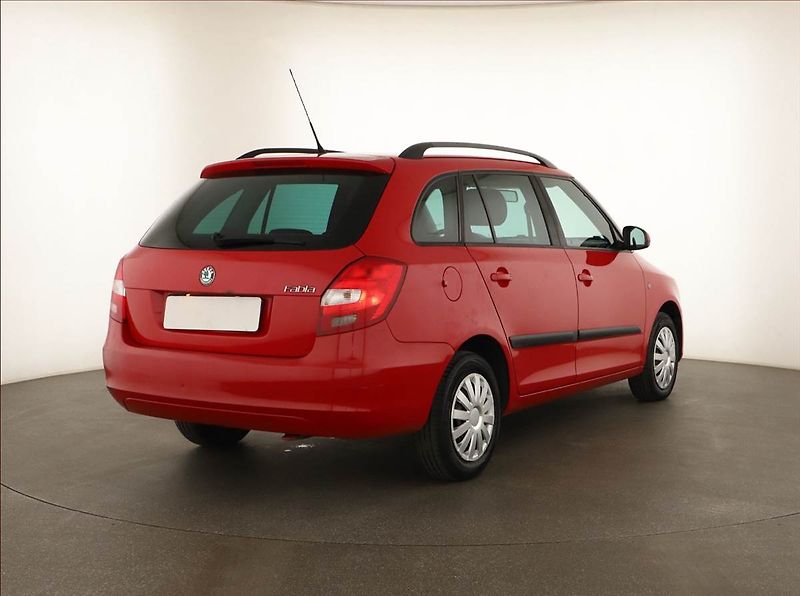 Škoda Fabia (2011) 1.2 TSI, nová STK, pěkný stav - fotka 5 z 10