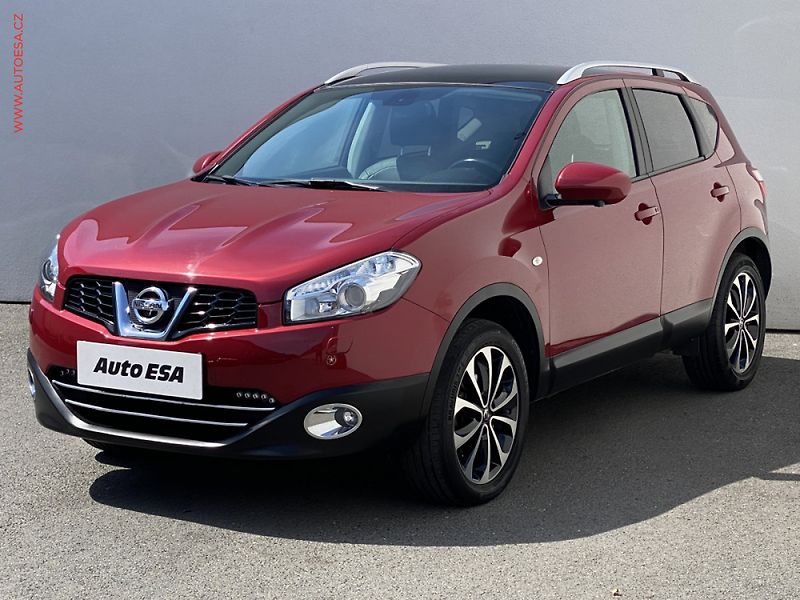 Nissan Qashqai (2010) 1.6, +kola - fotka 3 z 3
